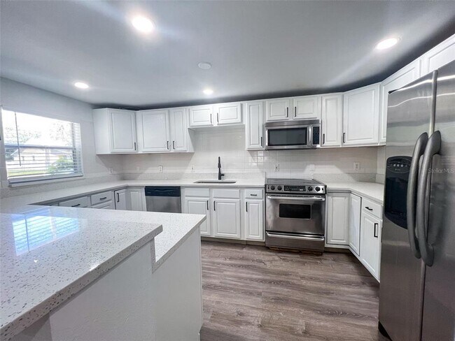 Building Photo - 3402 W Van Buren Dr