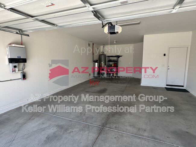 Building Photo - 9250 N 180th Ln