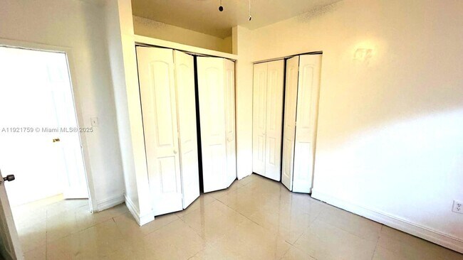 Building Photo - 1207 Marseille Dr