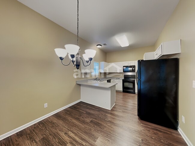 Building Photo - 2010 Cornflower Ln