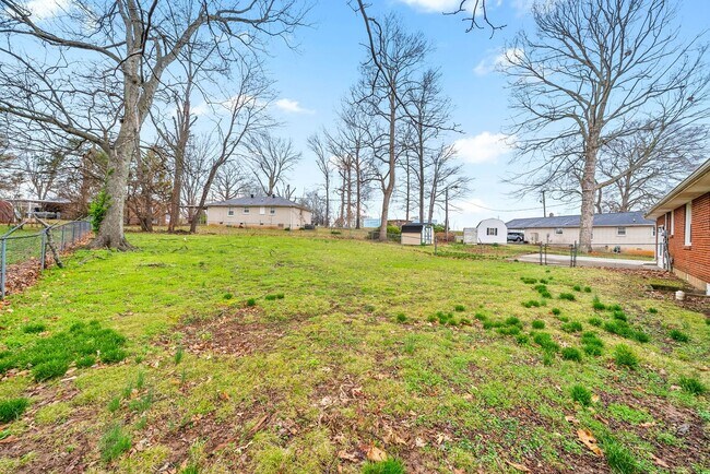 Building Photo - 2522 Timberwood Dr