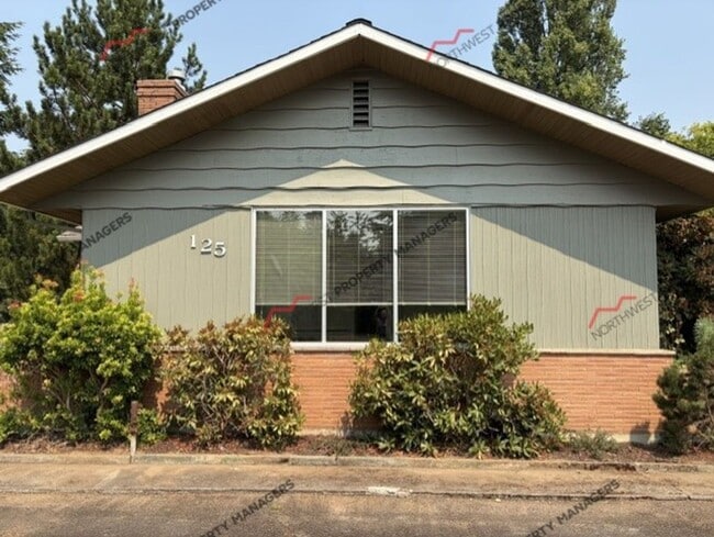 Building Photo - 125 Sawall Ave