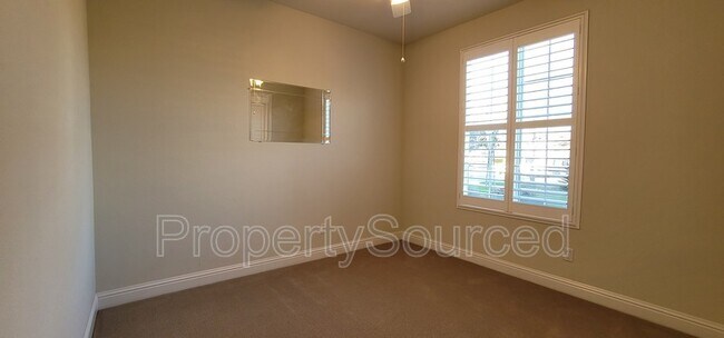 Building Photo - 2339 Shadow Berry Dr