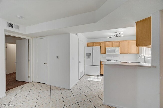 Building Photo - 4555 E Sahara Ave