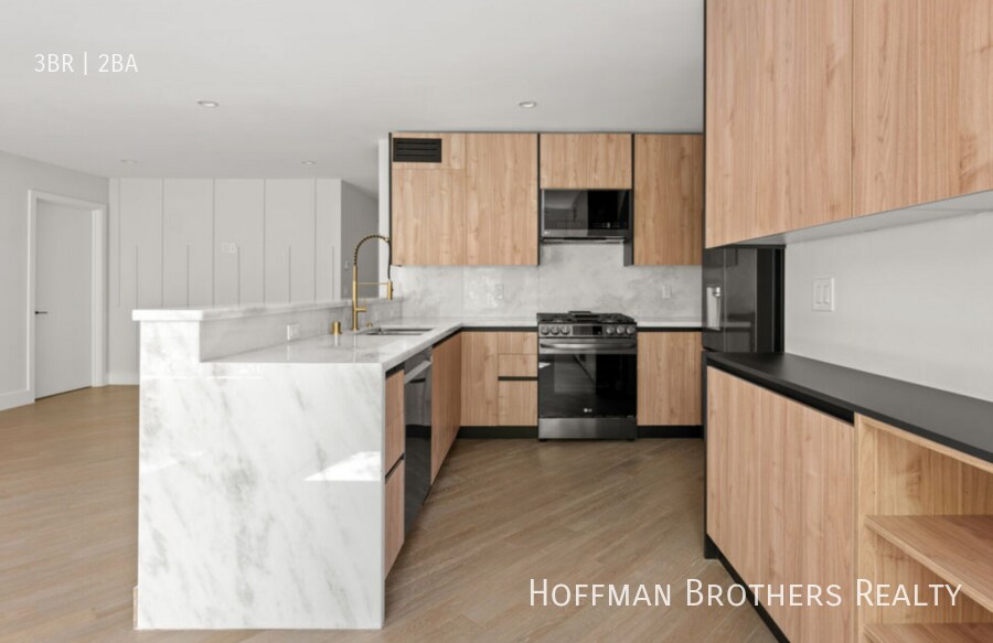 Building Photo - 1450 1/2 Crescent Heights Blvd