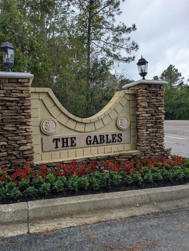 Building Photo - 546 Scrub Jay Dr