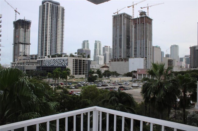 Building Photo - 850 N Miami Ave