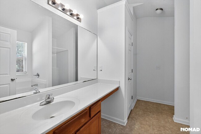 Building Photo - Charming 3BR House in Union City