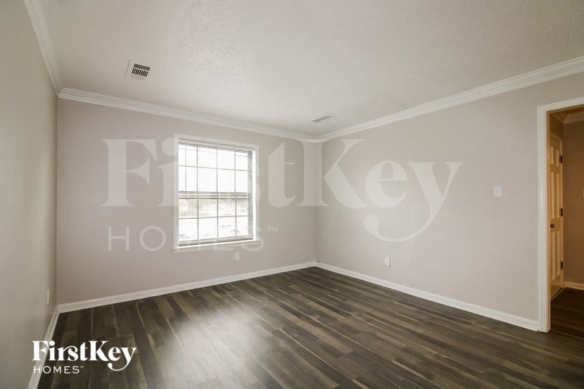 Building Photo - 1459 Haverwood Ave