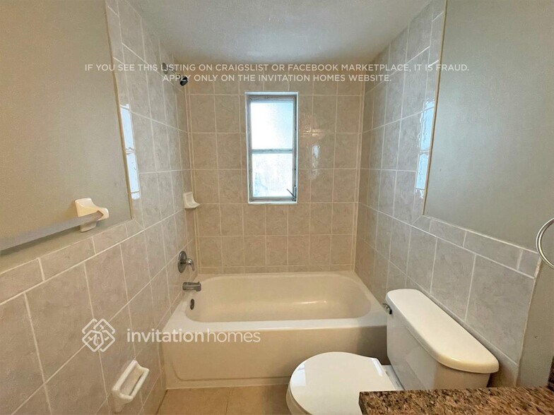 Building Photo - 4850 Samara Dr