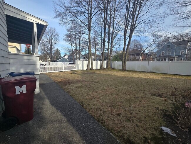 Building Photo - 5 Tappan St