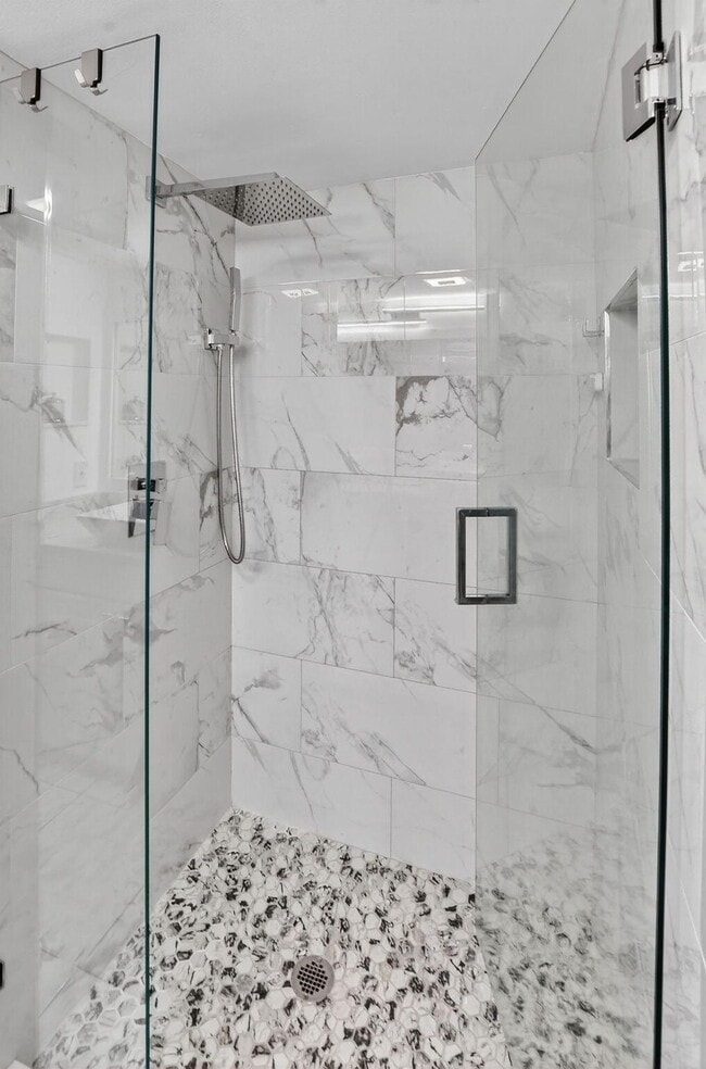 Building Photo - 20 Royal Palm Way