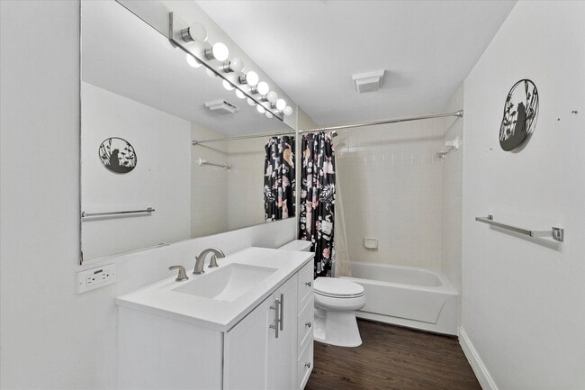 Building Photo - 557 Green Springs Pl