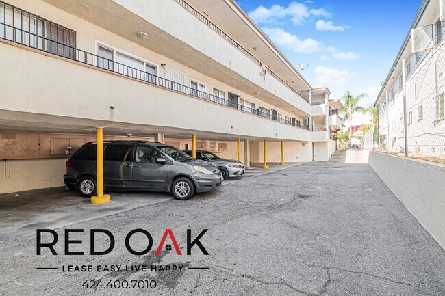 Building Photo - 1323 N Harvard Blvd