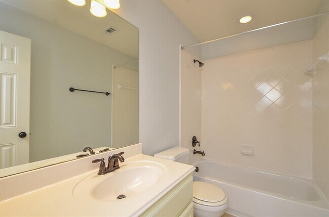 Building Photo - 27411 Robillard Springs Ln