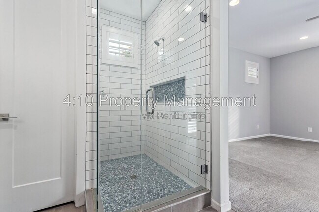 Building Photo - 2435 N 27th St