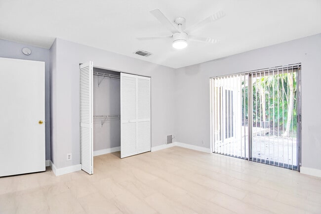 Building Photo - 4858 Arthur St