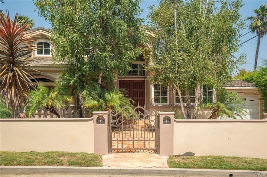 Building Photo - 4063 Benedict Canyon Dr