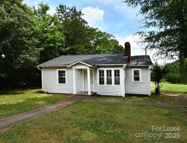 Primary Photo - 818 Radio Rd