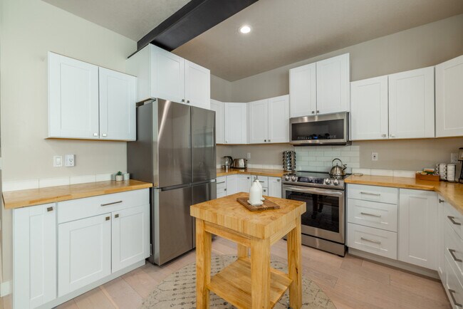 Building Photo - 255 Matterhorn Dr