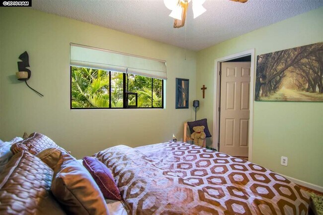 Building Photo - Highly Desirable Maui Gardens Unit Available 12/15/2025