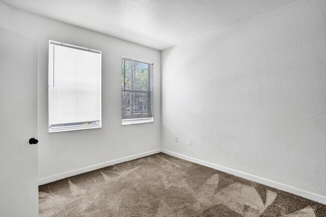 Building Photo - 3911 Shoma Dr