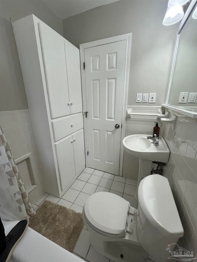 Building Photo - 5630 Wickford Ln