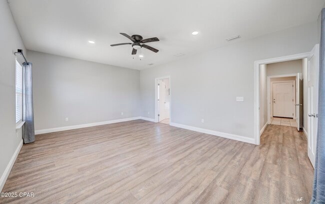 Building Photo - 742 Vista del Sol Ln