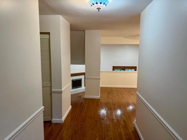 Building Photo - 102 Eaton Dr