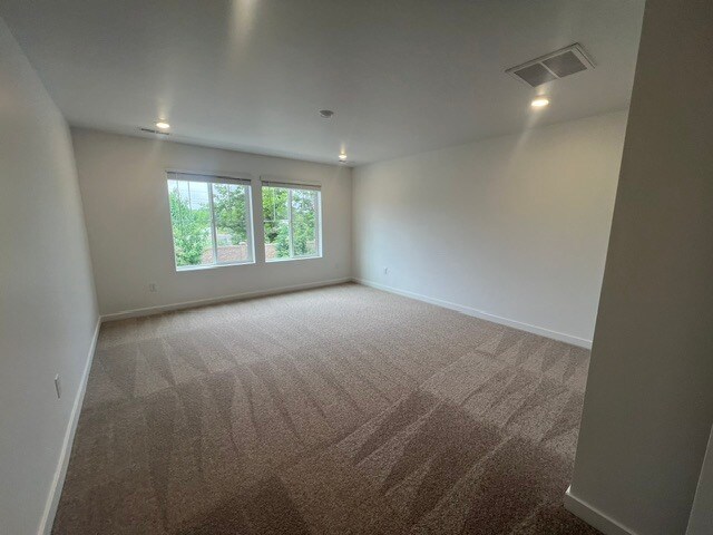 Building Photo - Brand New 3 BR / 2.5 BA Luxury Townhome in Eagle – Skyview Community