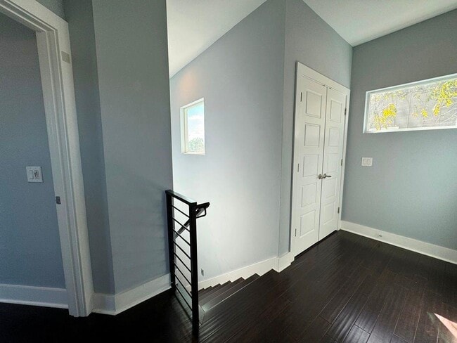 Building Photo - 6201 Felix Ave