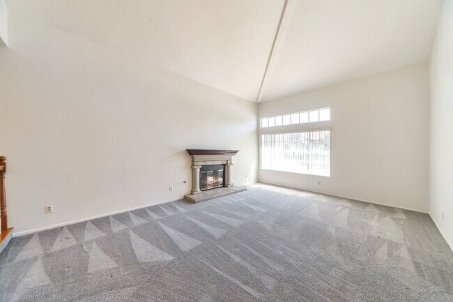 Building Photo - 3203 Montagne Way