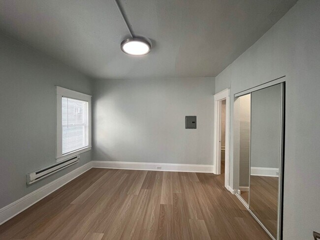 Building Photo - 727 N Sutter St