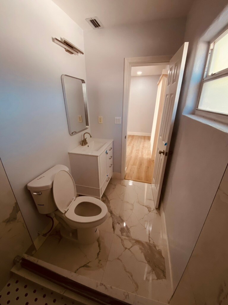 Guest Bathroom 1-6 - 131 W Atwater Ave