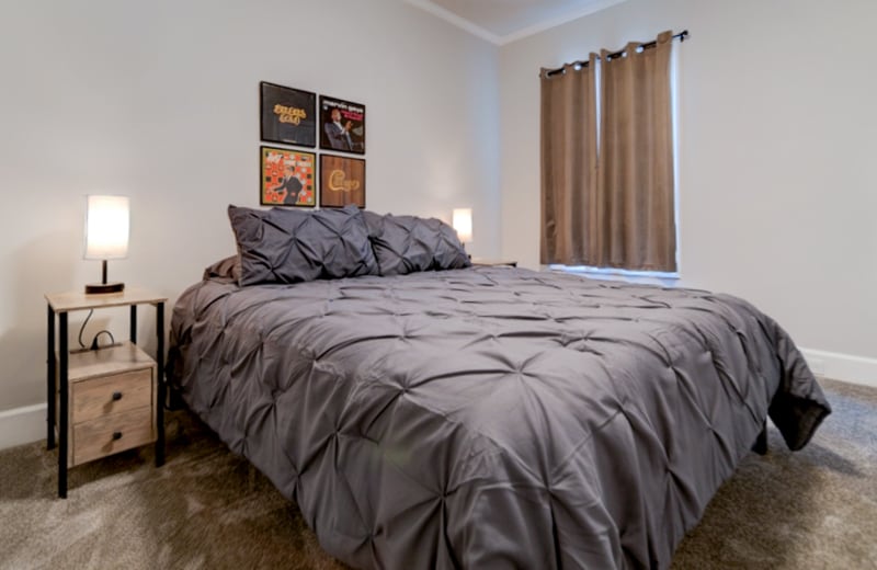 Building Photo - 401 Kingwood Dr