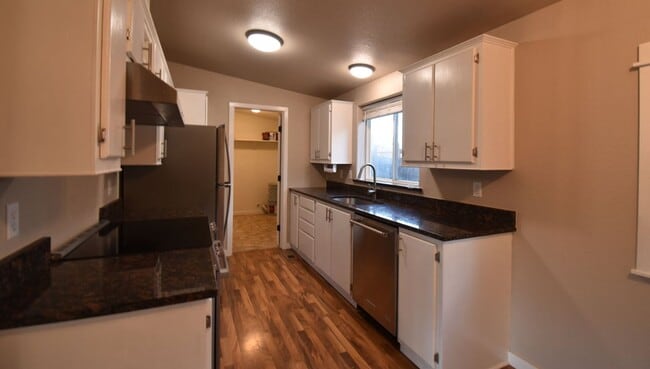 Building Photo - Application Pending - 3 Bedroom House For ...