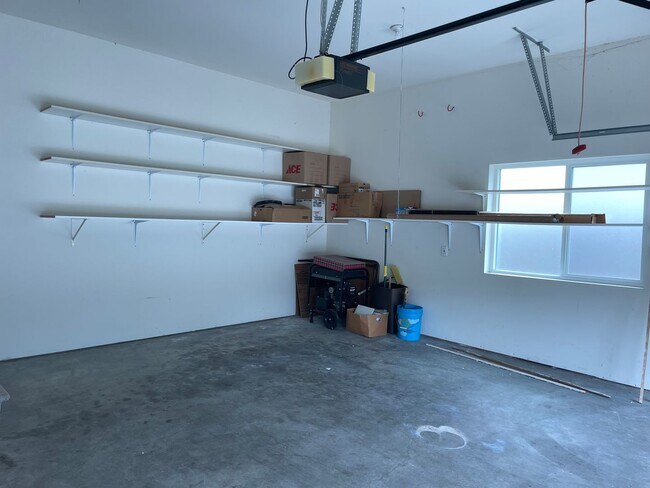 Building Photo - Single Level Useless Bay Home with Bonus Room!