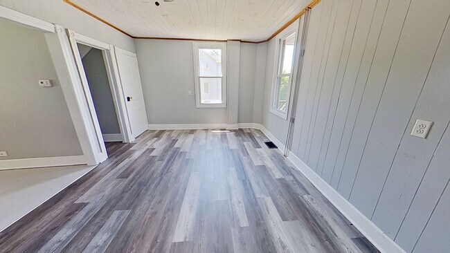 Building Photo - Duplex