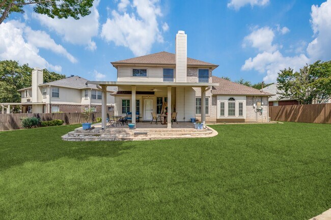 Building Photo - Available August 15th | 4 Bd, 2ba for Leas...