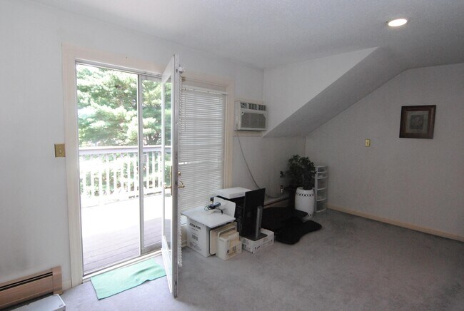 Building Photo - 7 Meadowview Cir