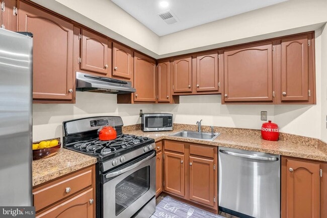 Building Photo - 103 Claridge Ct