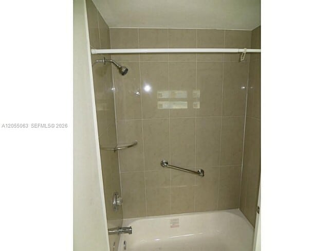 Building Photo - 5851 SW 28th St