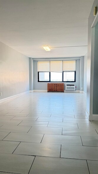 Building Photo - 10 Huron Ave