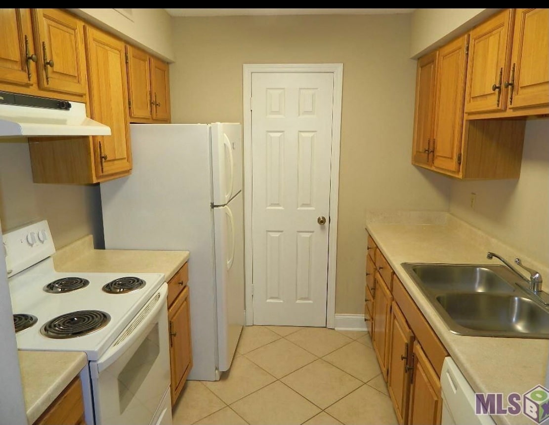 Building Photo - 2021 S Brightside View Dr