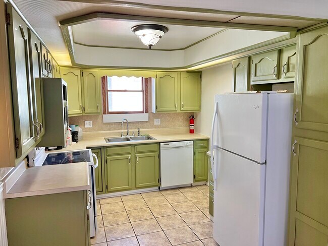 Building Photo - 214 Homewood Ave