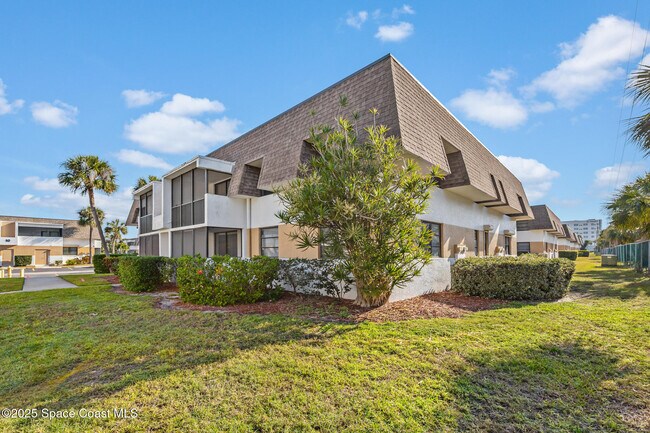 Building Photo - 2700 N Hwy A1A