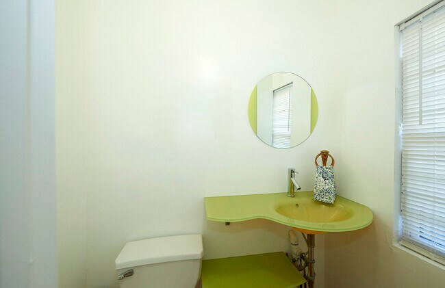 Building Photo - 3222 W Warner Ave