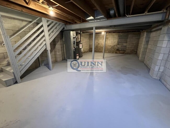 Building Photo - 134 E Village Rd