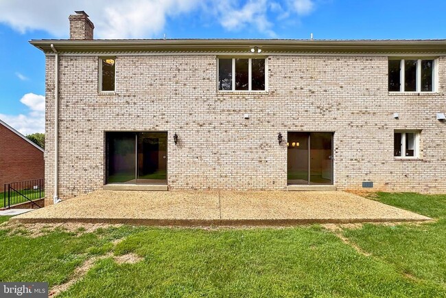 Building Photo - 6294 Dunaway Ct