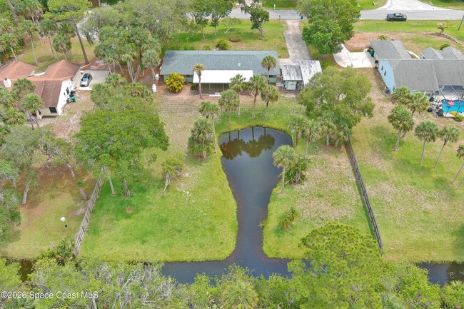 Building Photo - 670 Kings Way